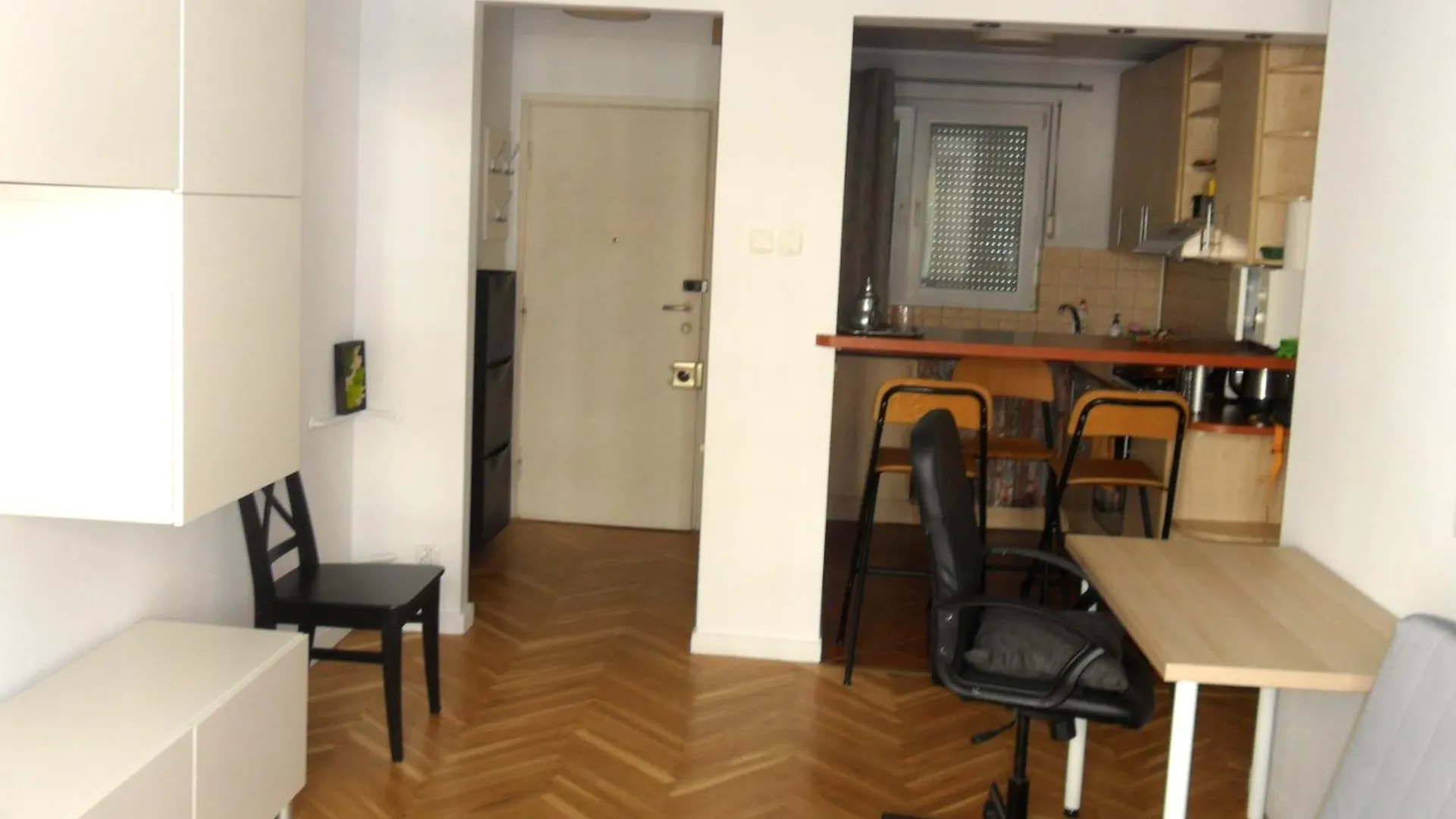 Wroclaw University Apartment