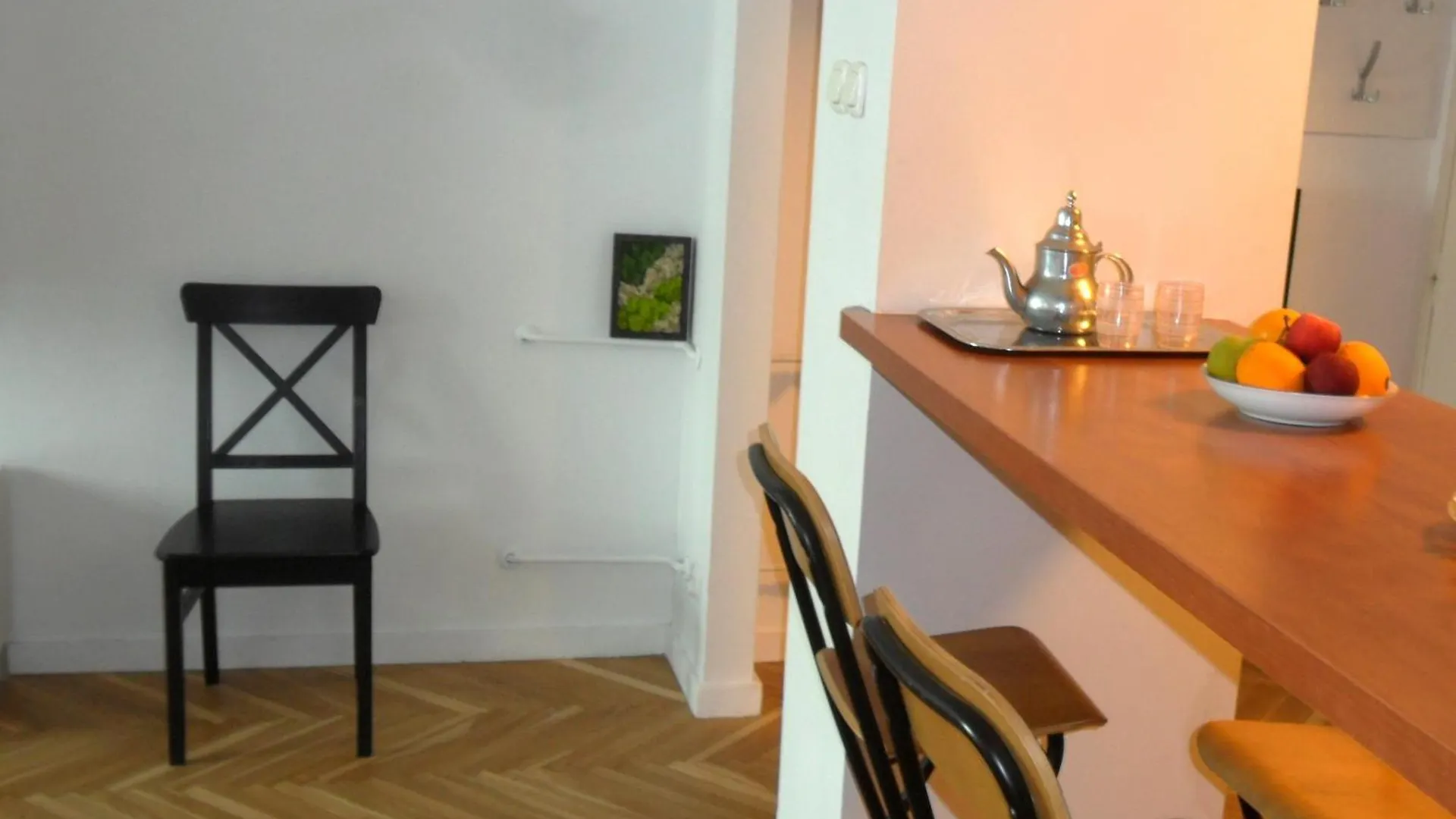 Wroclaw University Apartment 0*,